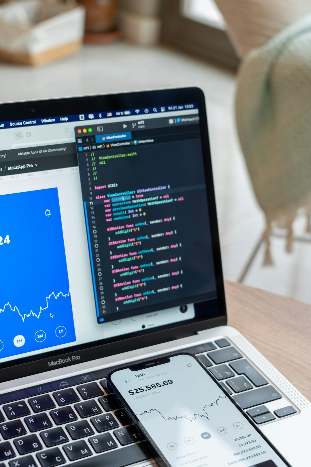 services-10 This project on Behance, just share some thumbsUp ;) https://www.behance.net/gallery/136041903/JStock-App